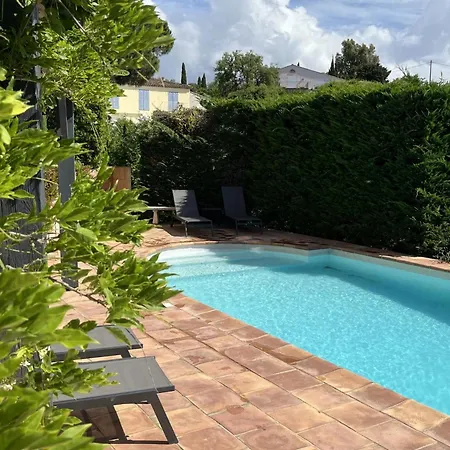 Des Cigales Vue Avec Piscine/proche ヴィラ グリモー